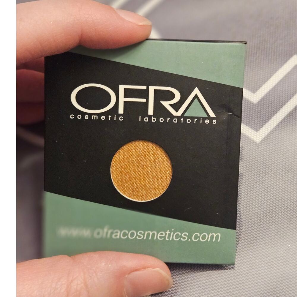 OFRA Cosmetics Gold Rush Eyeshadow - Picture 2 of 4